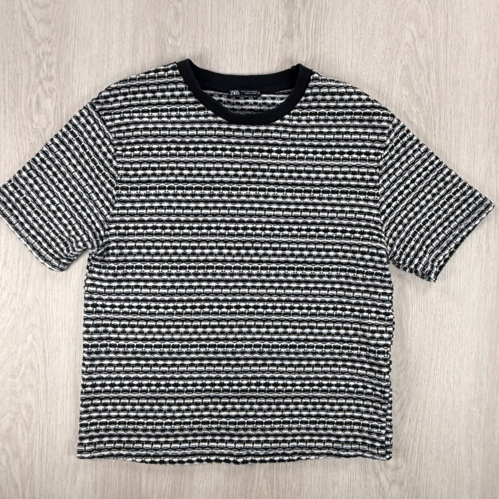 Zara Womens Small Black White Textured Knit Striped Short Sleeve‎ Crew Neck Top
